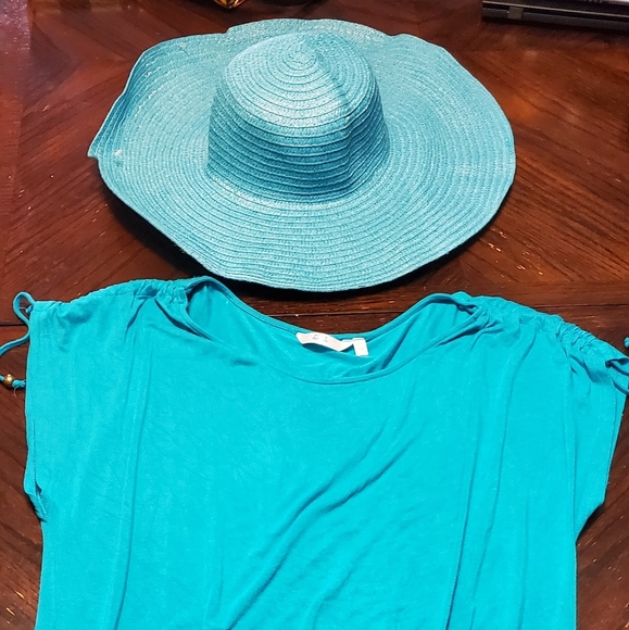 La vie en rose beach wear and straw hat combo. - Picture 2 of 4